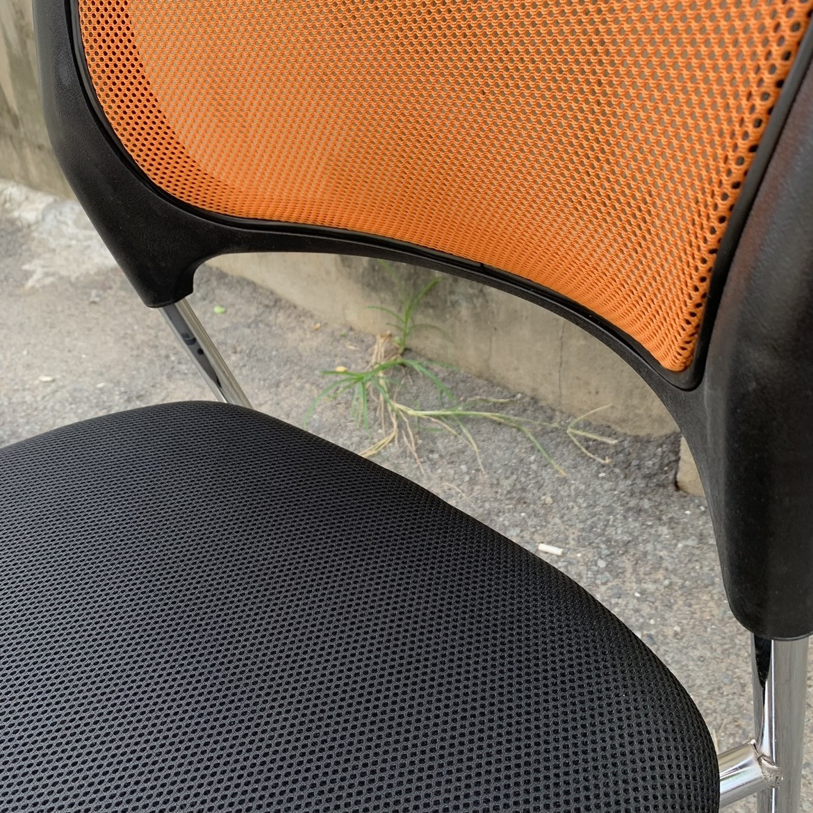 ghe-quy-van-phong203 Ghế Chân Quỳ Lưới Không Tay Màu Cam