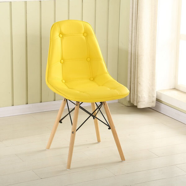 ghe-cafe-dem-cuc-chan-go-dan-mau-vang